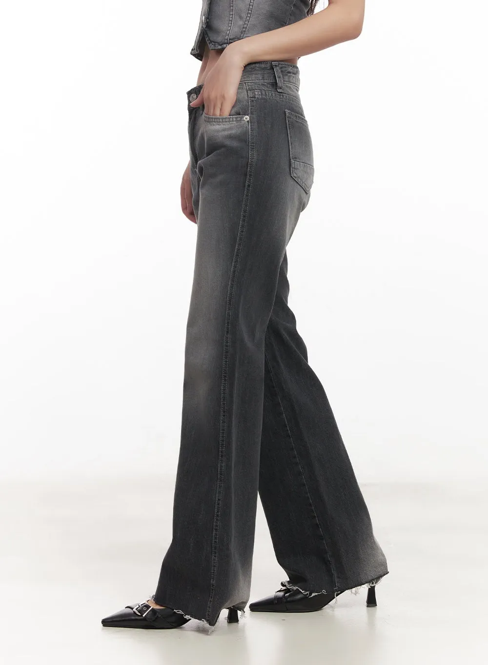 Angela Slim-Fit Flared Jeans CA518