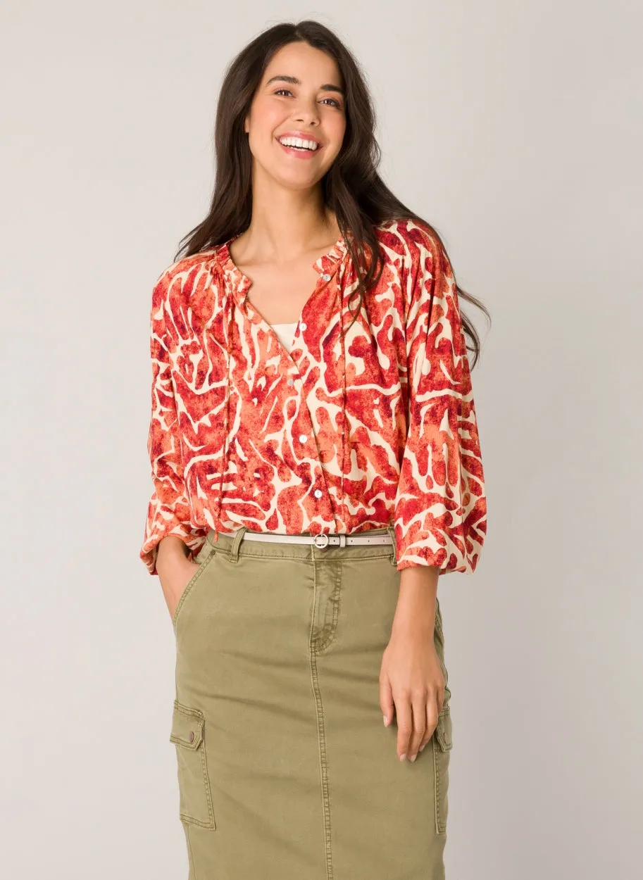 Fay - Feminine Blouse with a round neckline