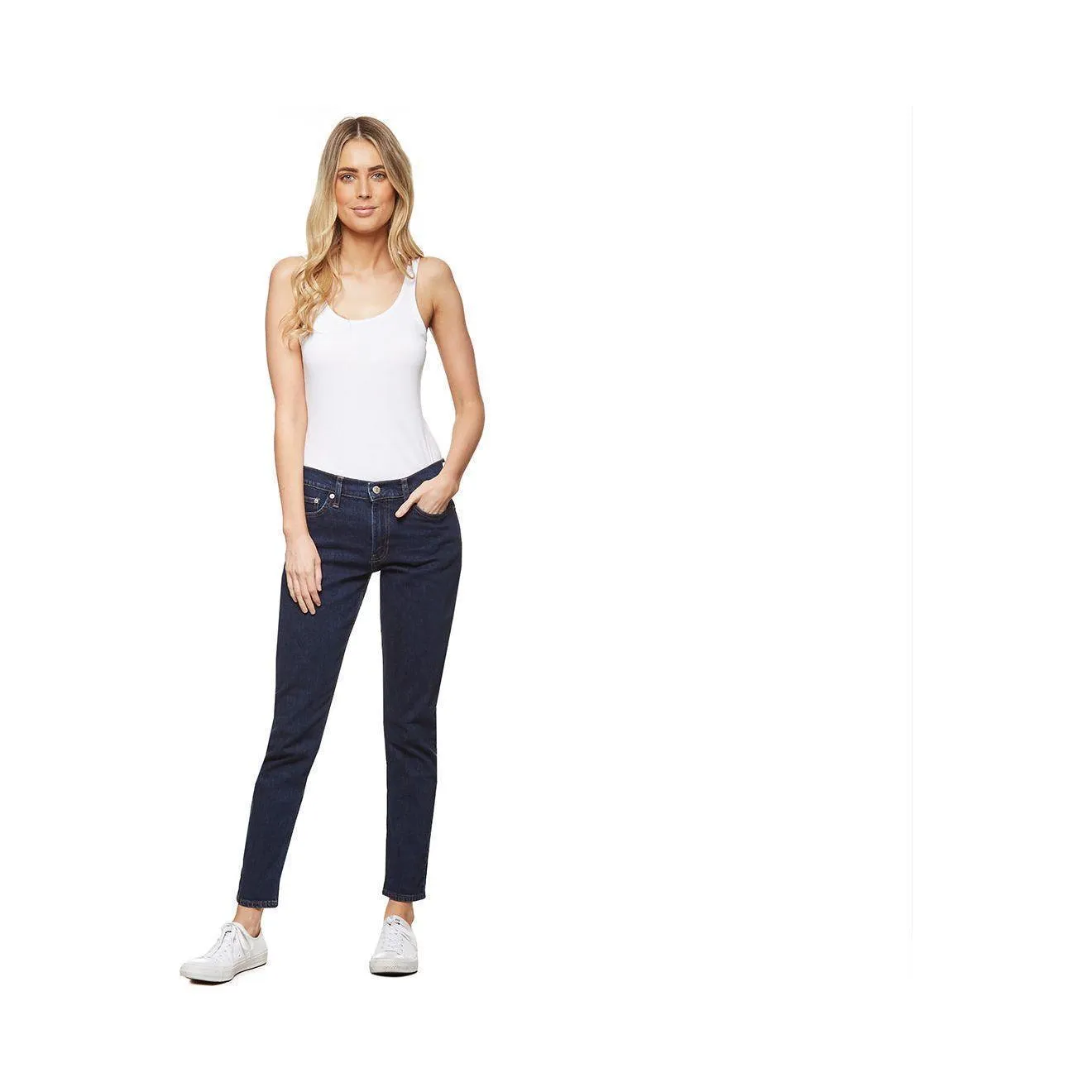 NWT - Calvin Klein Ladies Mid Rise Slim CKJ021 - Size 25
