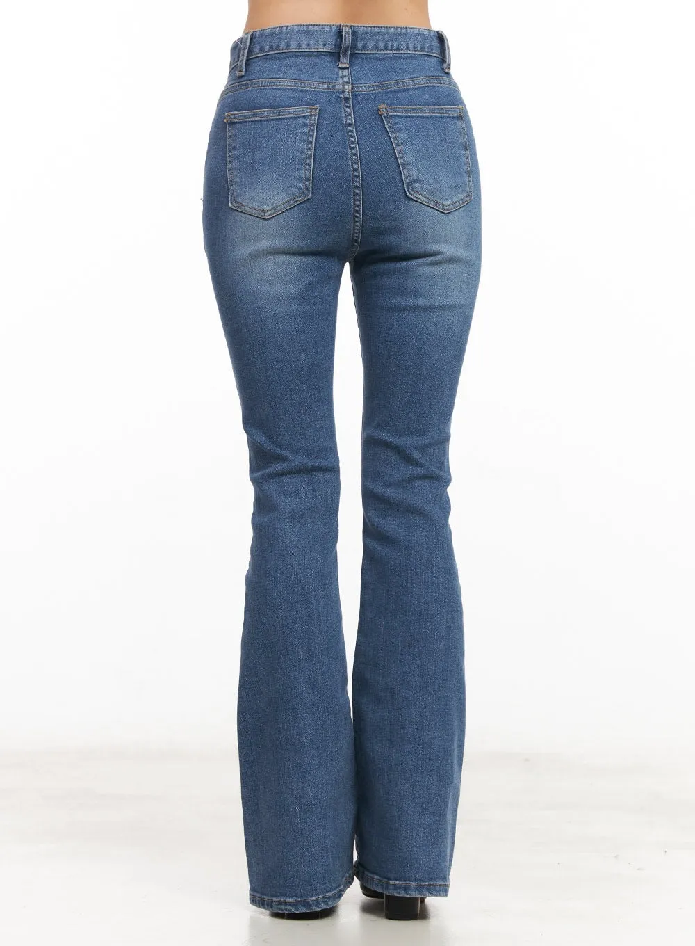 Paulina Slim-Fit Bootcut Jeans CM511